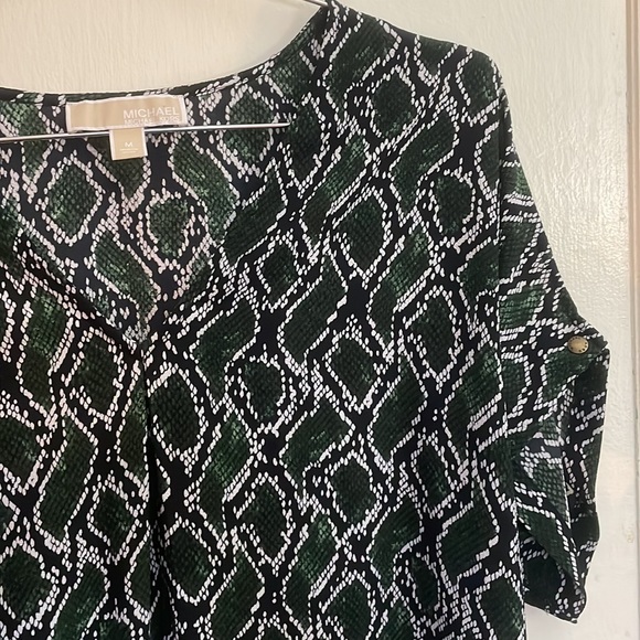 Rare Michael Kors Snakeskin Pattern Blouse 💚 - Picture 2 of 5